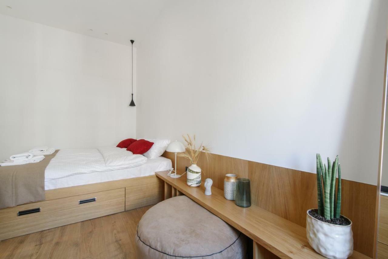 Sunrise Apartment Lviv Eksteriør bilde